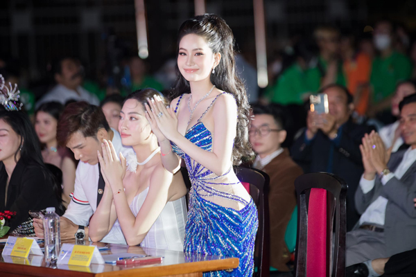 Á Hậu - Doanh Nhân Huyền Cò giám khảo tại Chung kết Miss Hutech 2023